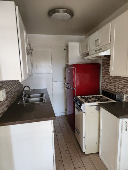 Primary Photo - 1845 N Gramercy Pl