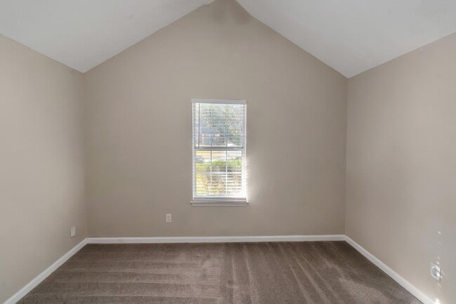 Building Photo - Charming 3BR/2BA Ranch Home in Stockbridge!