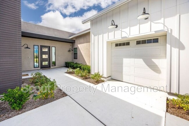 Building Photo - 32195 Daybrook Ter