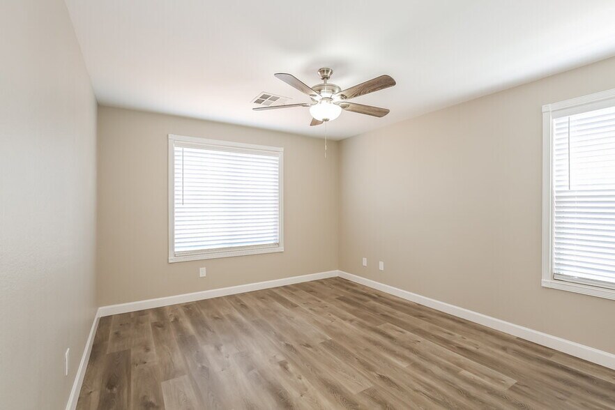 Building Photo - 5312 Adorato Dr