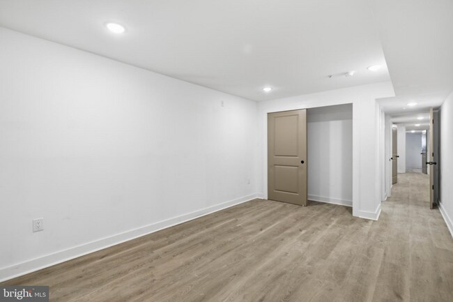 Building Photo - 669 N 39th St
