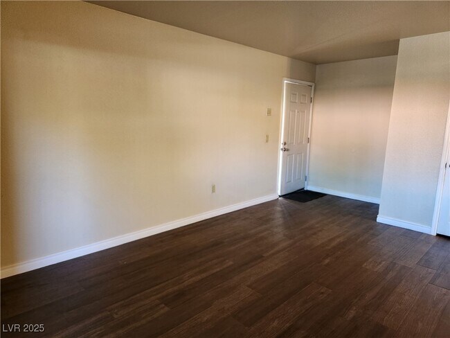 Building Photo - 2606 S Durango Dr