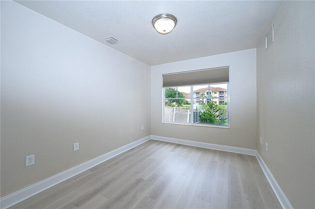 1st floor bedroom - 13190 Bella Casa Cir