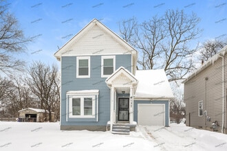 Building Photo - 4137 E 102nd St