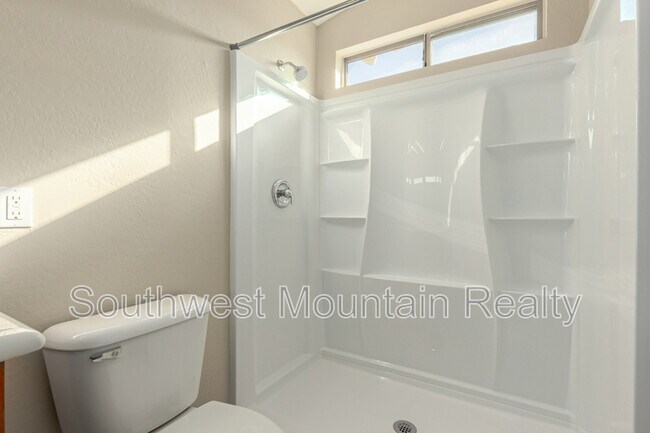 Building Photo - 3625 E Del Rio Dr