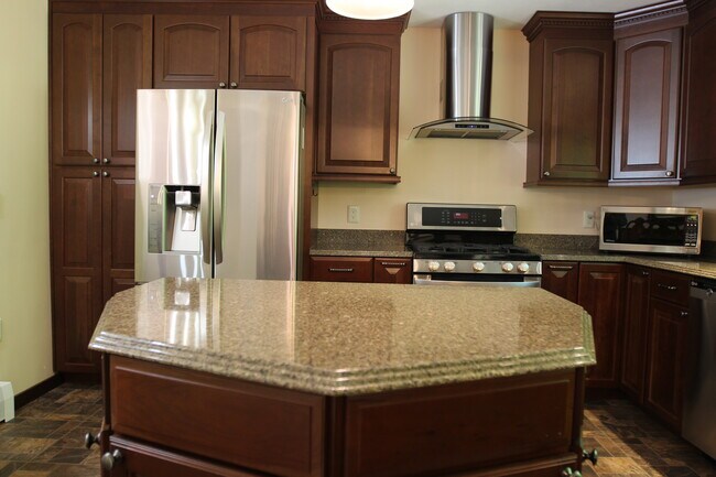 Kitchen - 73 Birchwood Ln