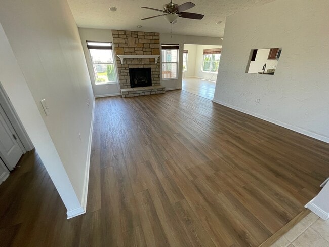 Building Photo - 5022 Dayflower Dr