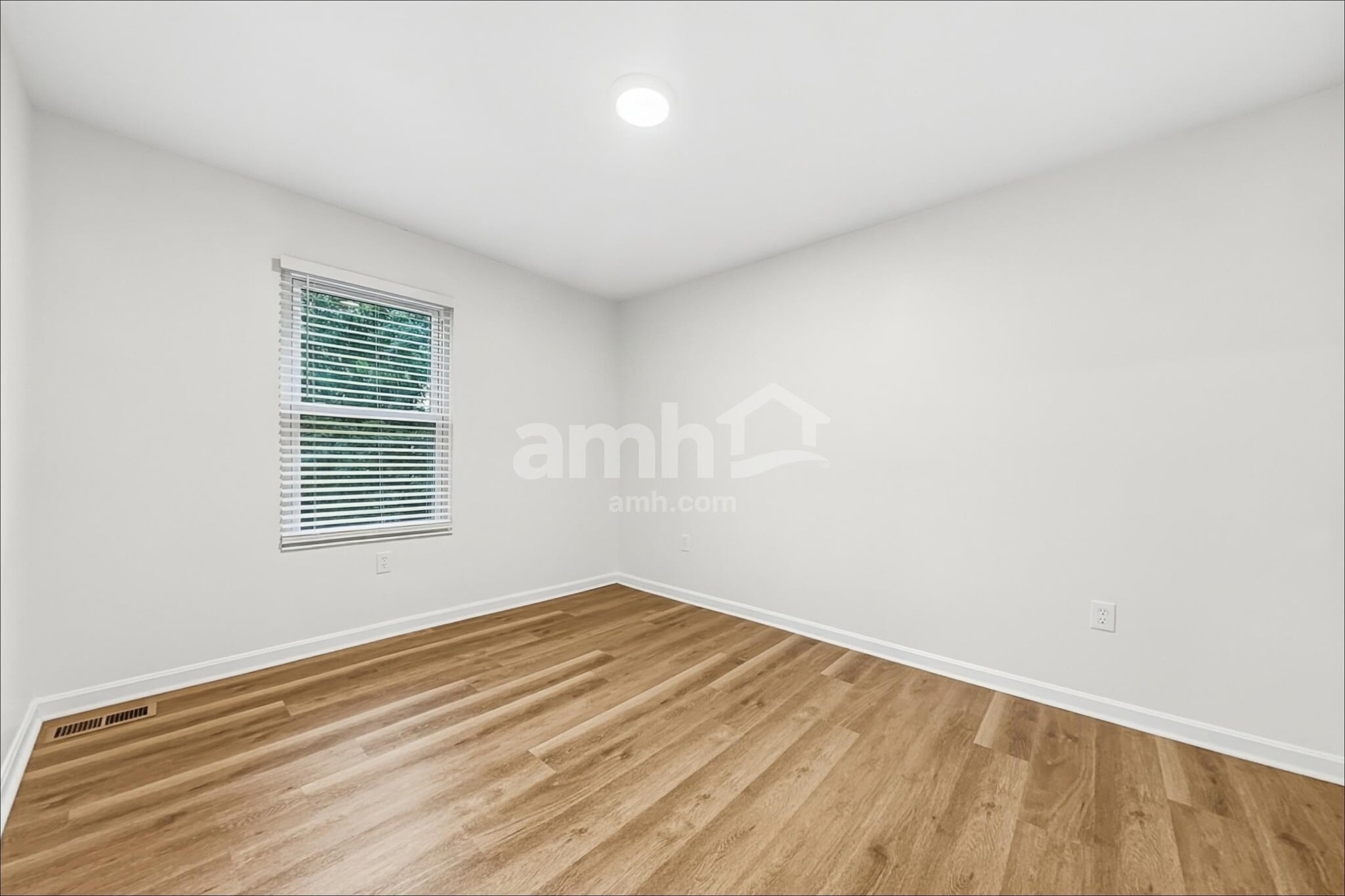 Building Photo - 10082 Shagy Bark Ct