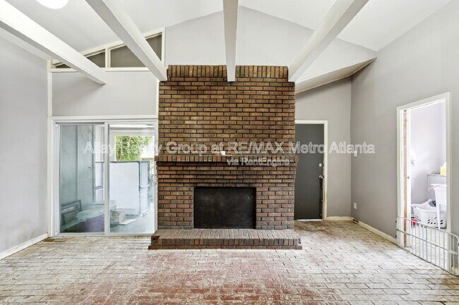 Building Photo - 246 Florida Ave SW