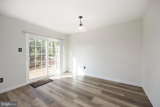 Building Photo - 112 Whistling Swan Ln