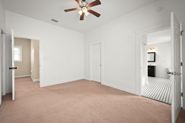 Building Photo - Charming 4 Bedroom 3 Bathroom Historical H...
