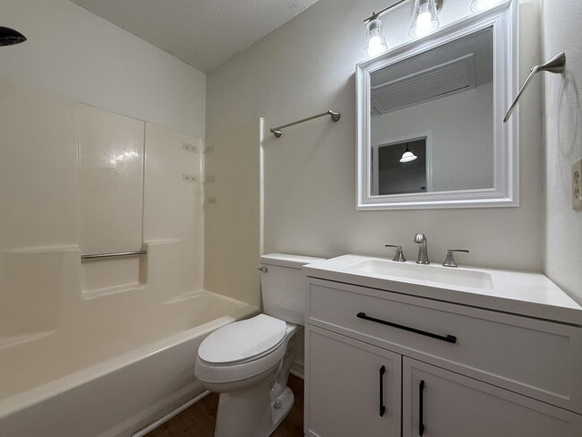 Building Photo - Pet Friendly & Completely remodeled 2 bedroom 1.5 bath townhouse available for rent!