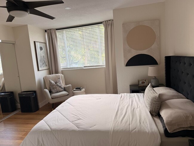 Building Photo - 5130 Elmhurst Rd