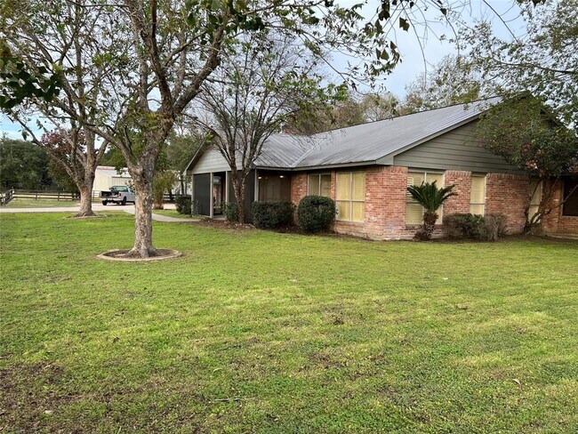 Building Photo - 21610 Mueschke Rd
