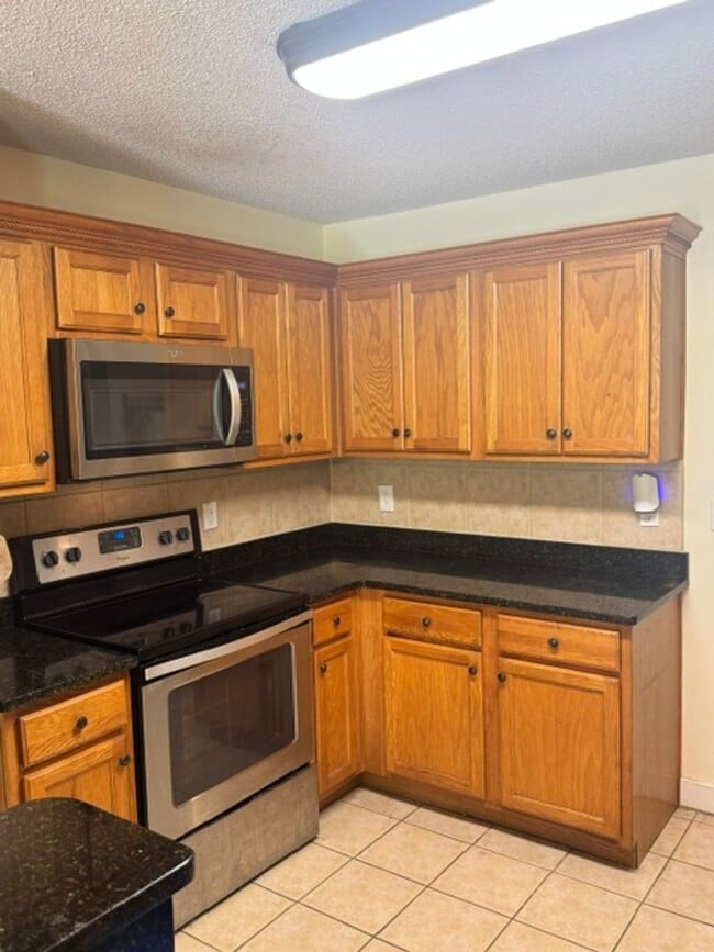 Building Photo - Spacious 4 Bedroom in South Crestview!
