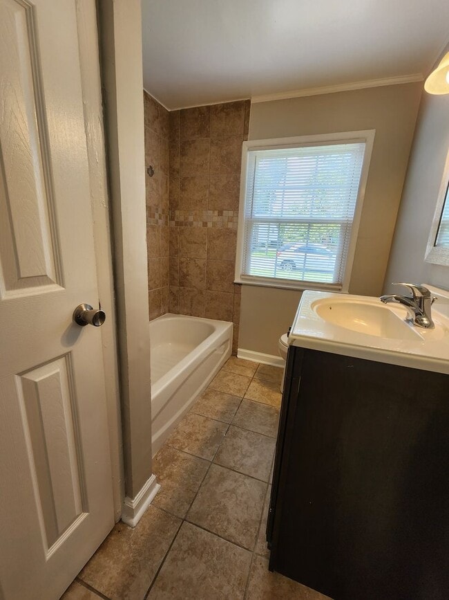 Building Photo - Briarfield Terrace