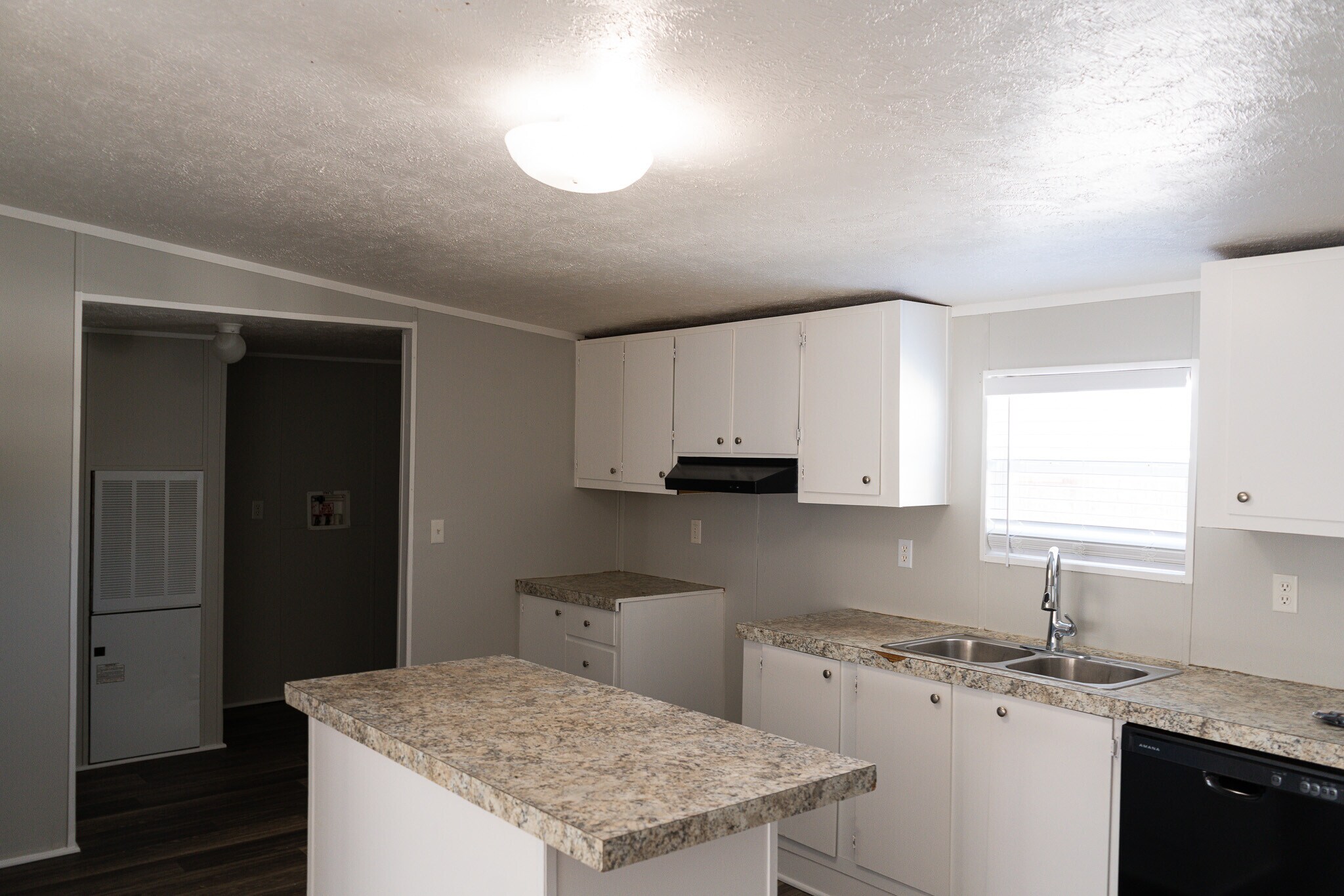 Building Photo - 120 Parma Ct