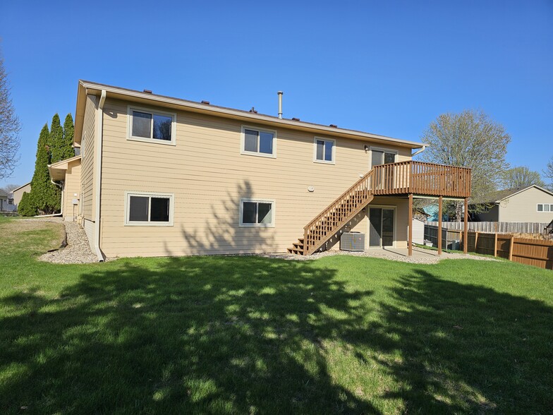 Building Photo - 4601 E Hanna Cir