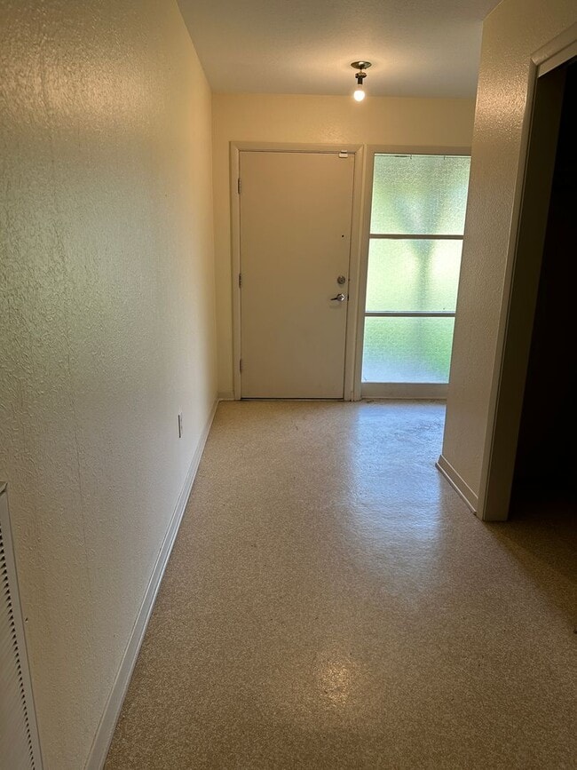 Building Photo - MID CITY SOUTH HOME FOR RENT