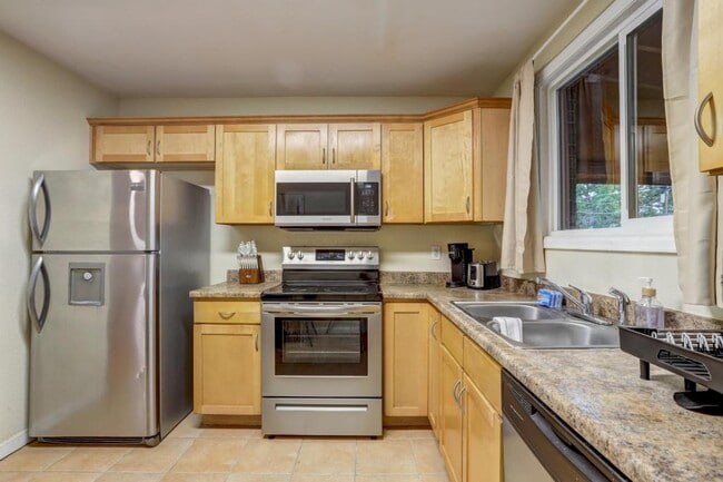 Building Photo - 7777 Umatilla St
