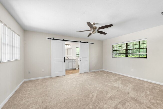 Building Photo - Spacious Pool Home in Desirable NW Gainesville