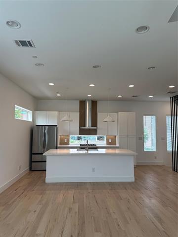 Building Photo - 3821 Munger Ave