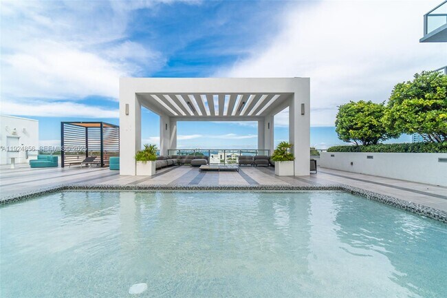 Building Photo - 3900 Biscayne Blvd