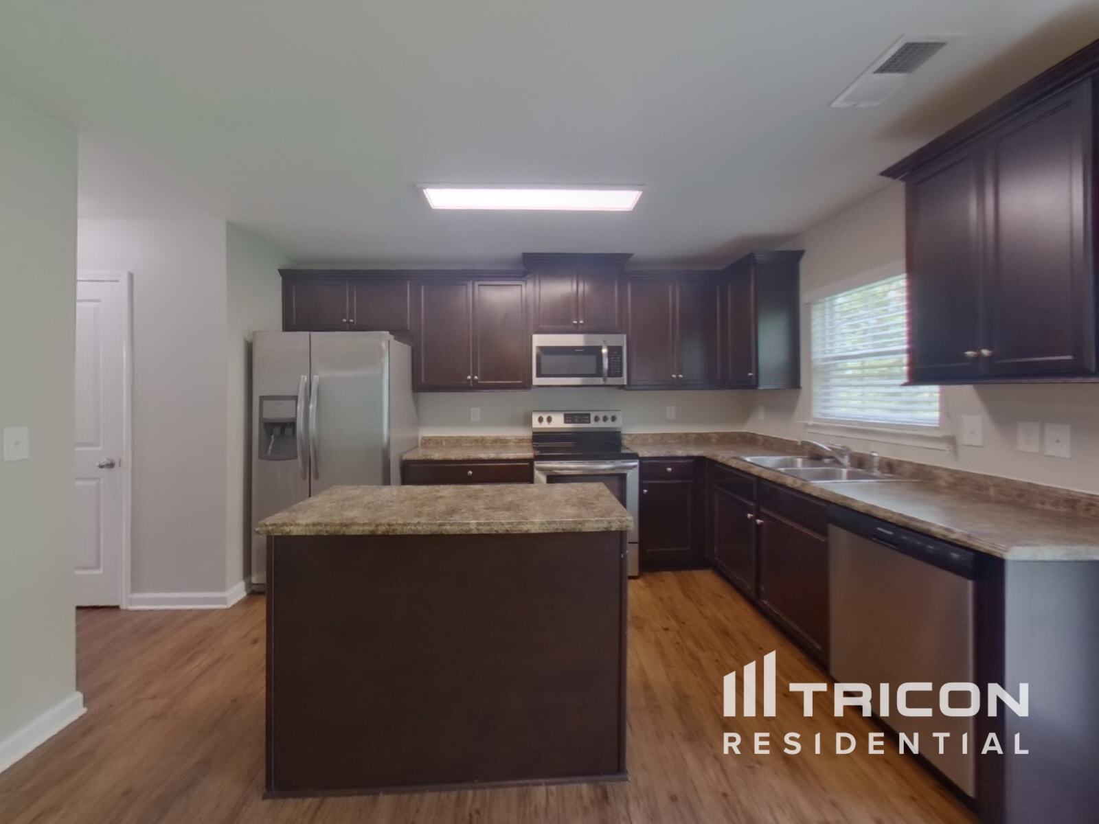Building Photo - 417 Saddleback Trl