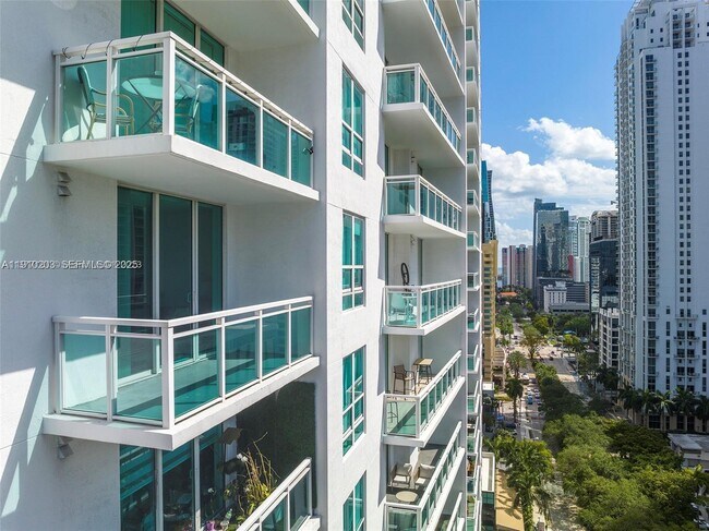 Building Photo - 951 Brickell Ave