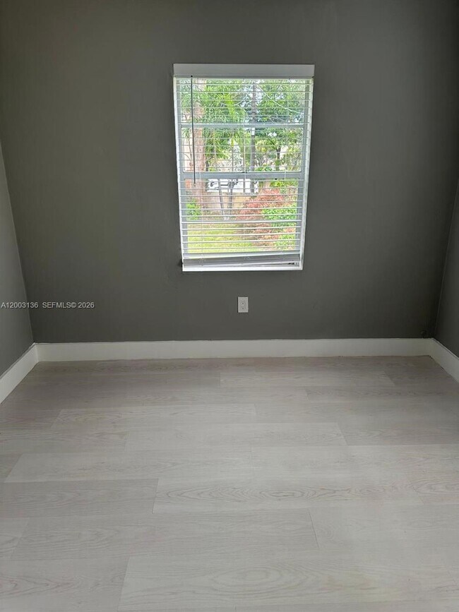 Building Photo - 2016 Miami Rd