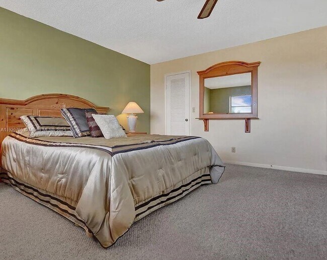 Building Photo - 4047 NW 16th St