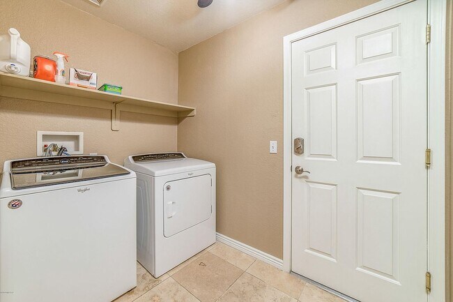 Building Photo - 13127 N Deergrass Dr