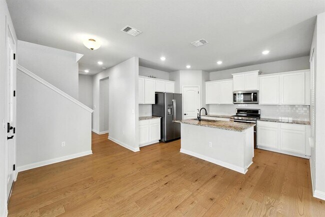 Building Photo - 8007 Orizzonte St