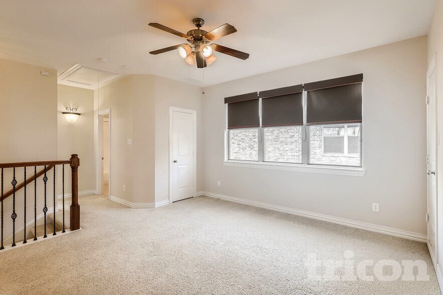 Building Photo - 2240 27th Ave Ct