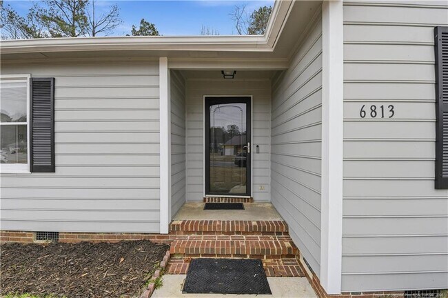 Building Photo - 6813 Foxton Ct