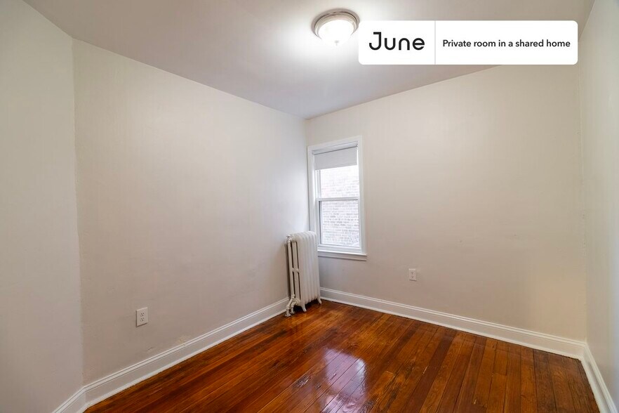 Primary Photo - Room in Shared 4 bed/1 bath home