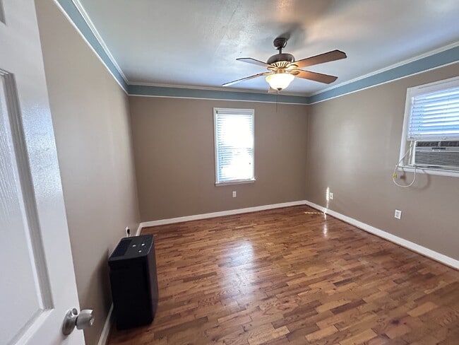 Building Photo - "Charming 2-Bed Home in Sharon, TN – Cozy 800 Sq Ft Living!"