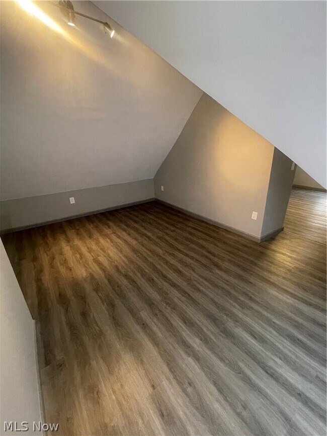 Building Photo - 12007 Beulah Ave