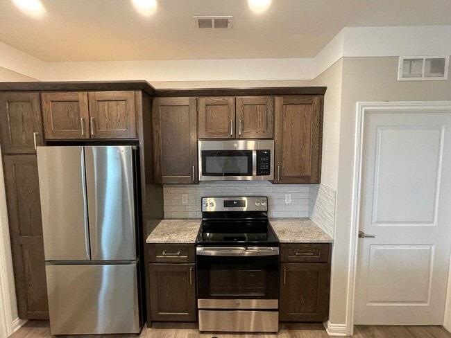 Building Photo - Shelby Township - 2 Bedroom, 2 Bath, First Floor condo style w/Attached Garage