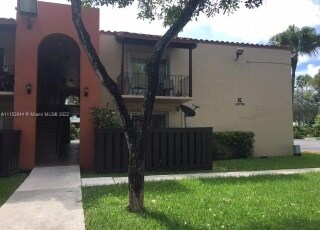 Building Photo - 10738 N Kendall Dr