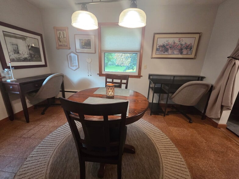 Building Photo - 880 Marshall Rd