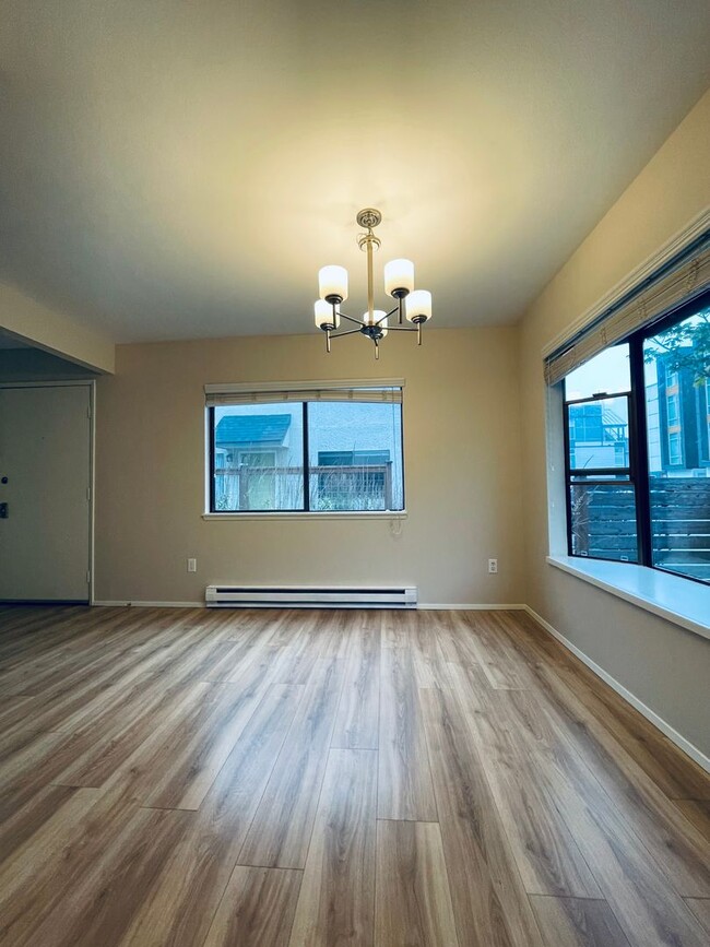 Interior Photo - Alki 12 Apartments