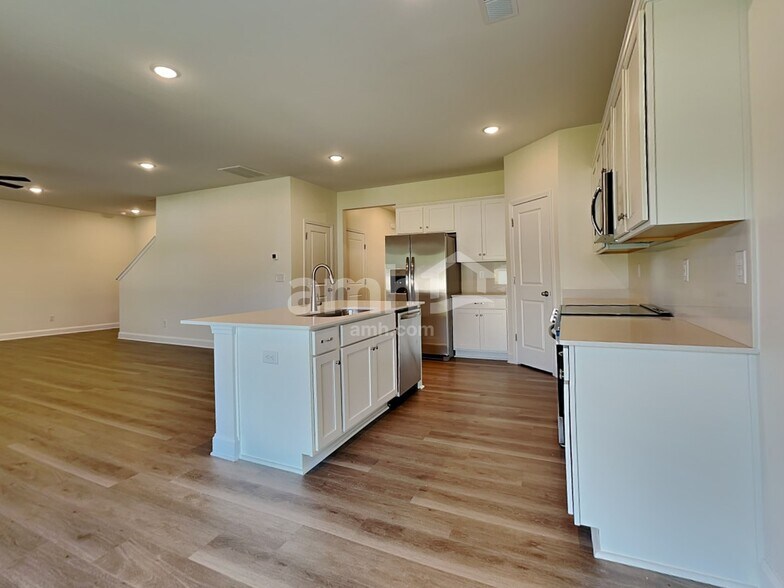 Building Photo - 3511 Lincoln Hts Ln