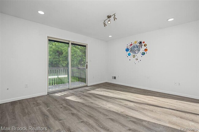 Building Photo - 3332 Barlyn Ln