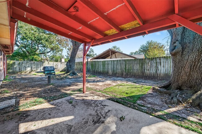 Building Photo - 18115 Poppy Trails St