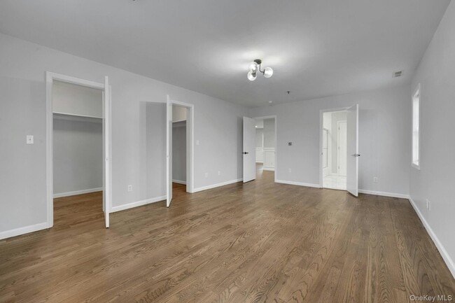 Building Photo - 115 Halstead Ave