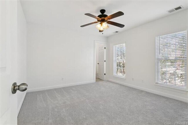 Building Photo - New Town 3 Bedroom, 3.5 Bath Townhome