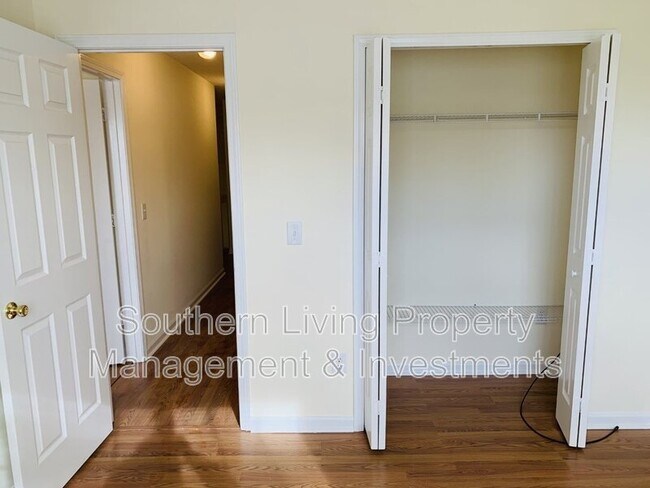 Building Photo - 9436 Elizabeth Townes Ln