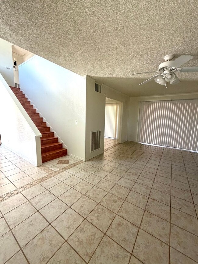 Building Photo - 4 Bedroom, 3 Bathroom with Office Near National Park