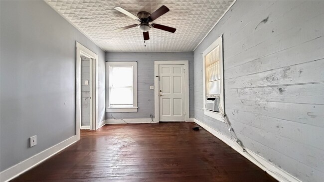 Building Photo - 102 Beauregard St